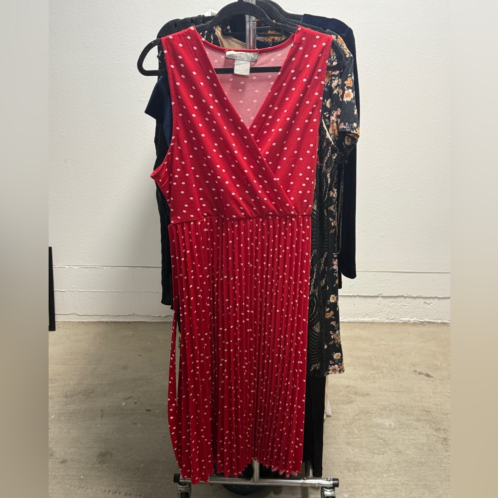 Red Maxi Sundress with V-Neck and Sleeveless Design